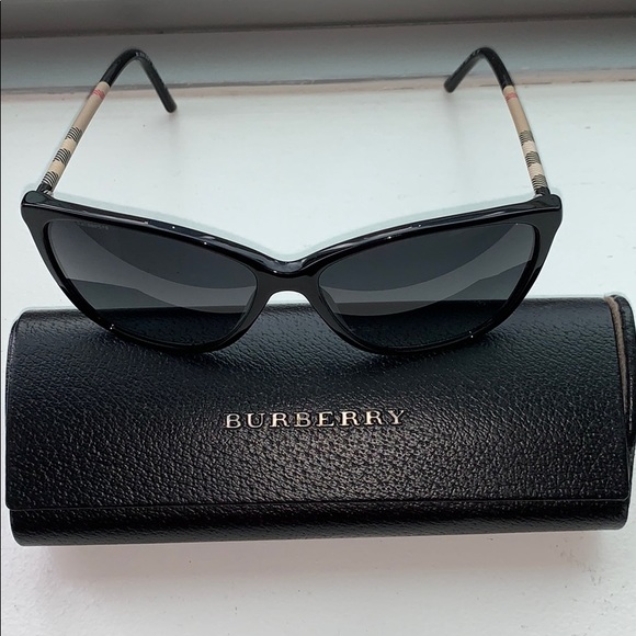 Burberry Accessories - Authentic Burberry Sun Glasses